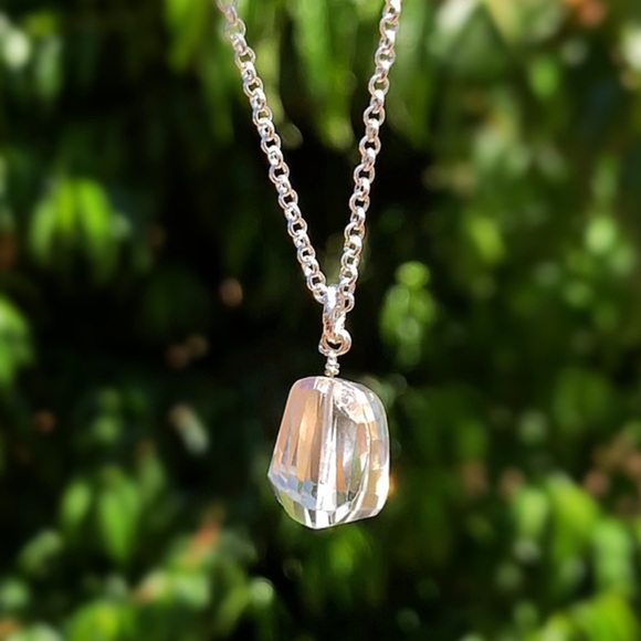 Genuine Hand Cut Crystal Quartz Pendant Necklace! - Picture 2 of 8